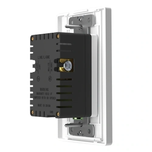 15 amp USB outlet with tamper resistant safety shutters